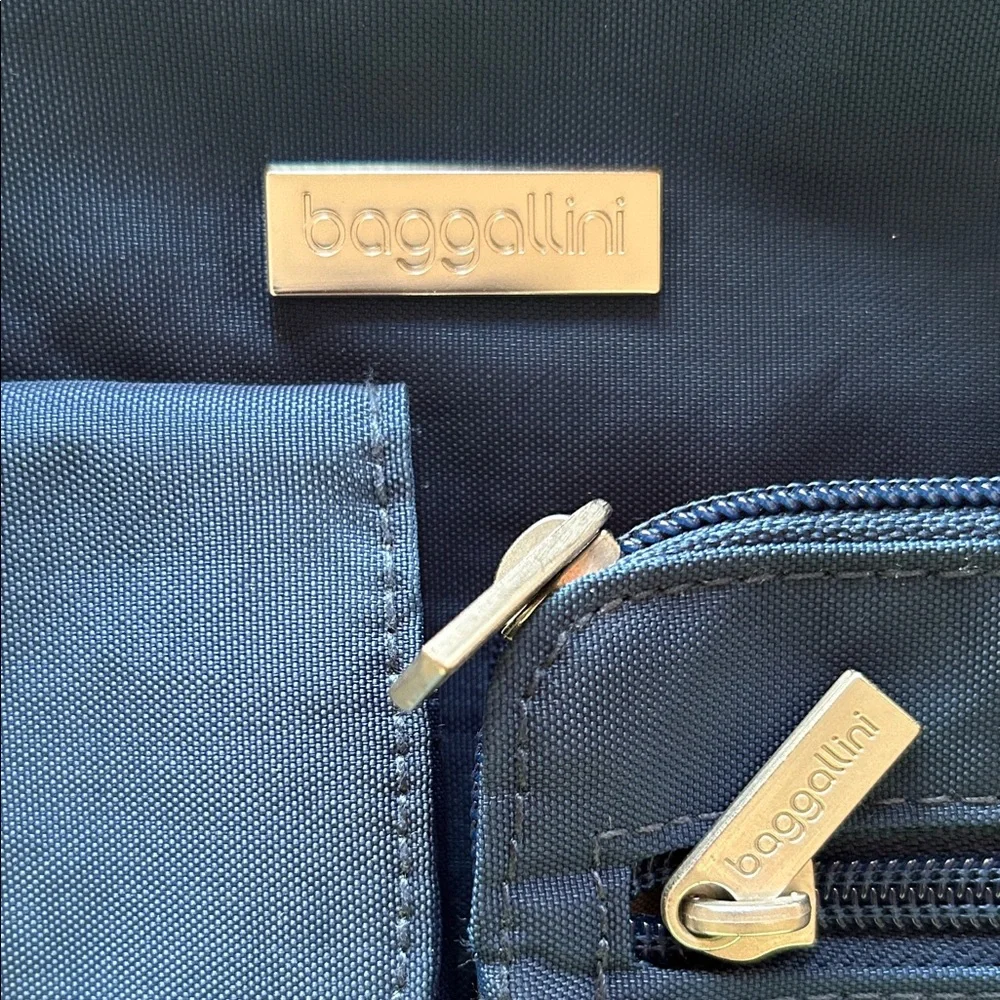 Baggallini Deep Navy Crossbody Messenger Bag with Silver Zippers